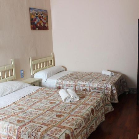 Pension Lisdos Sevilla Dış mekan fotoğraf