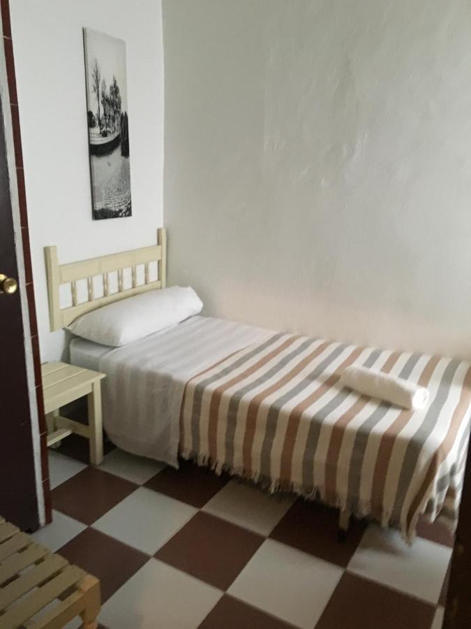 Pension Lisdos Sevilla Dış mekan fotoğraf