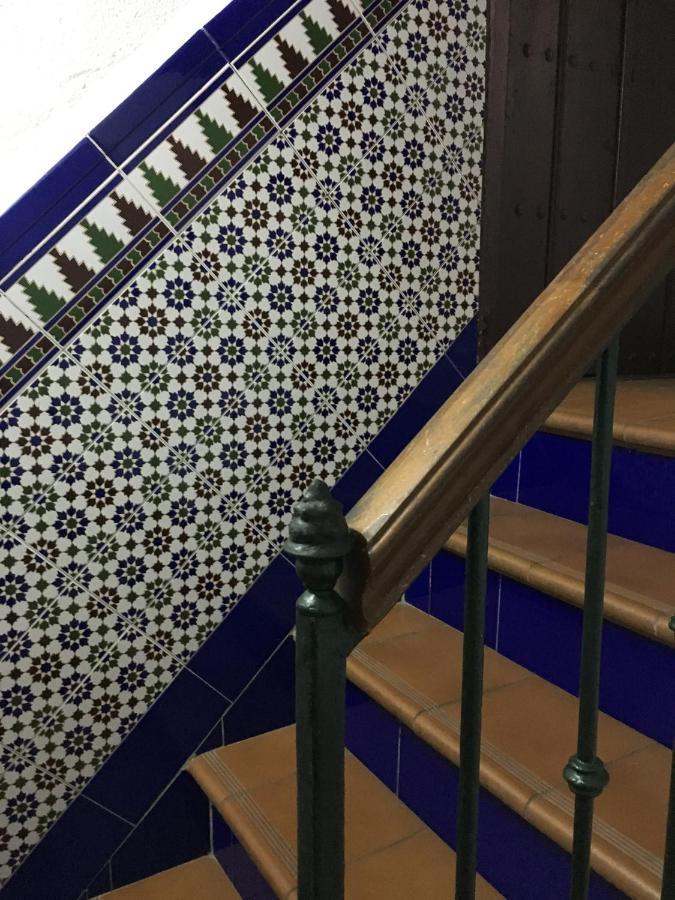 Pension Lisdos Sevilla Dış mekan fotoğraf
