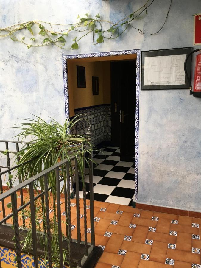 Pension Lisdos Sevilla Dış mekan fotoğraf