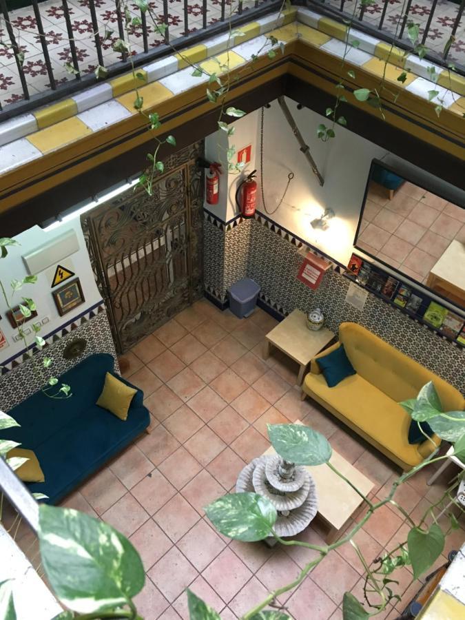 Pension Lisdos Sevilla Dış mekan fotoğraf
