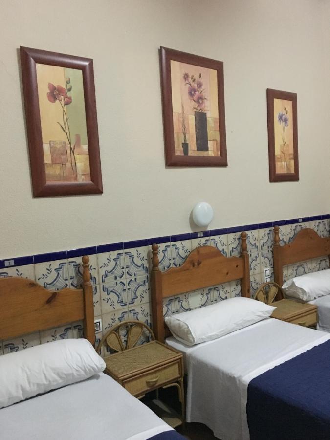 Pension Lisdos Sevilla Dış mekan fotoğraf